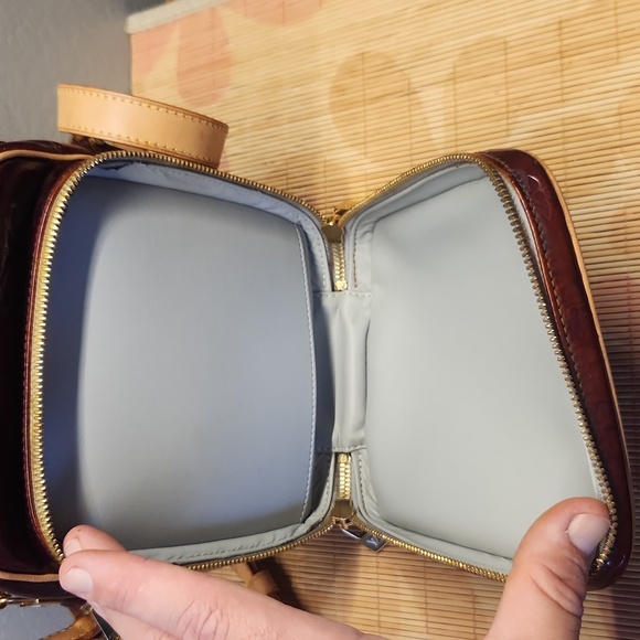 Louis Vuitton Vernis Wooster Crossbody, Custom Color - Picture 12 of 16